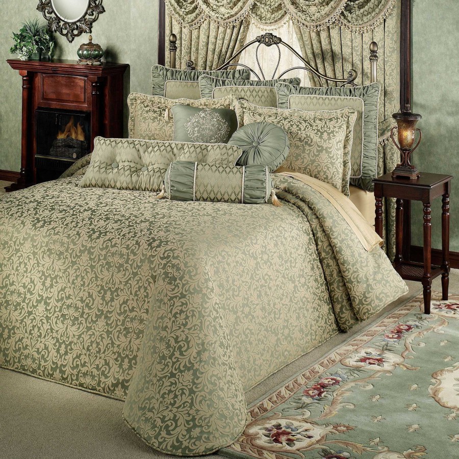 Bedding Touch of Class | Aberdeen Damask Queen Bedspread Bedding