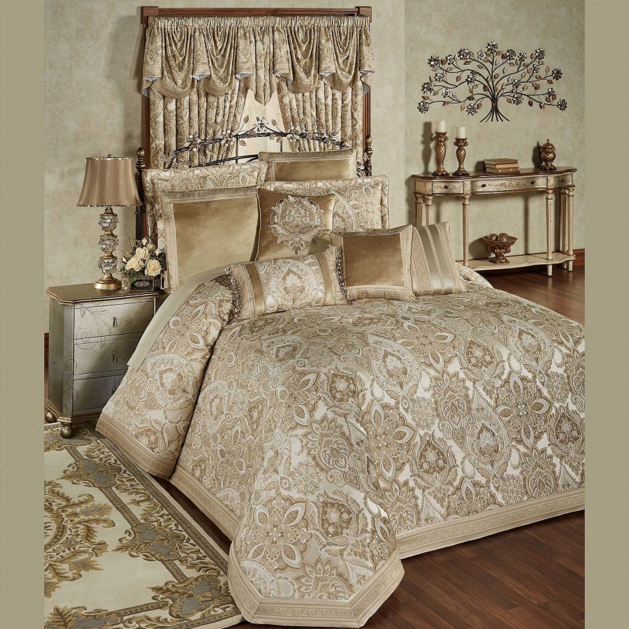 Bedding Touch of Class | Albany Jacobean Damask Medallion Grande Bedspread Bedding