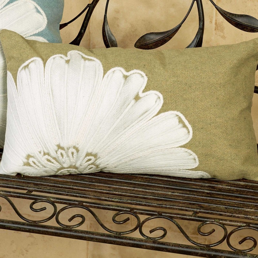 Bedding Touch of Class | Antique Medallion Indoor Outdoor Pillow By Liora Manne